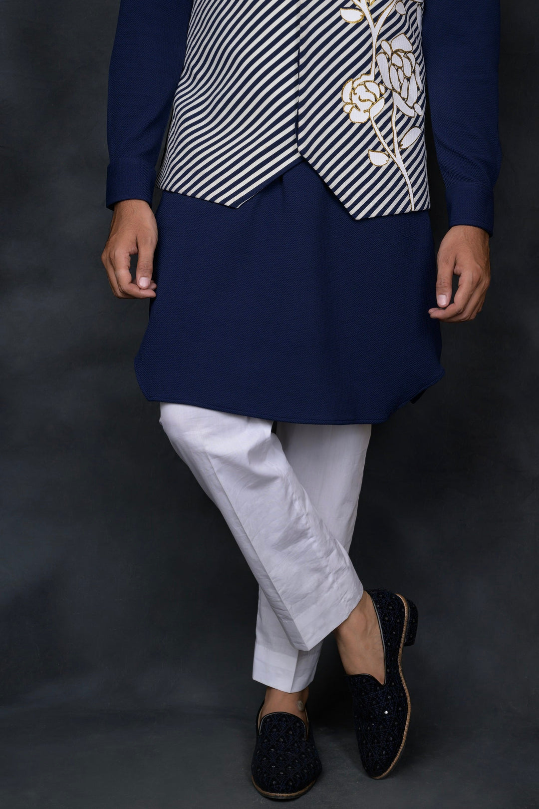 Exquis Short Jacket & Kurta Set